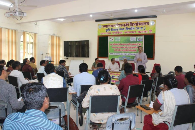 Forest Rights Workshop with Representatives of Civil Society Groups Working in Dindori and Mandla Districts, Dindori(MP)